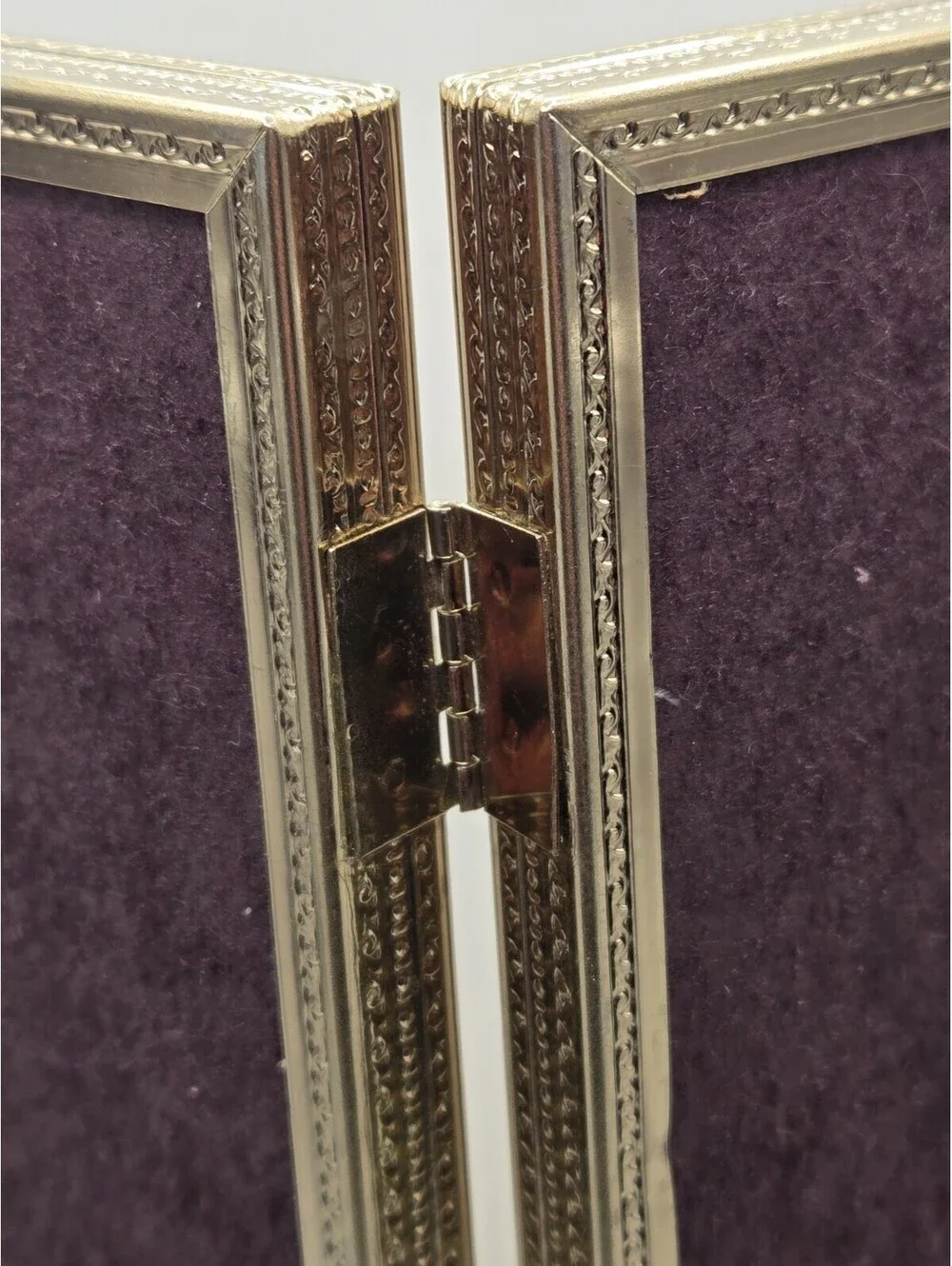 Vintage Gold Tone Metal Double 8x10 Picture Frame Bi Fold Hinged MCM Desktop